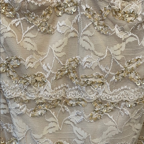 Beautiful sequin embroidered shirt! - Picture 3 of 5